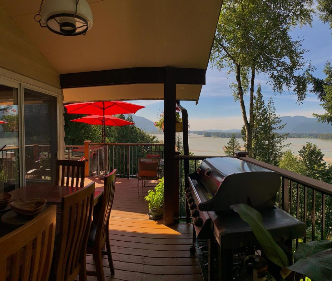 צ'יליוואק The Fraser River'S Edge B&B Lodge מראה חיצוני תמונה